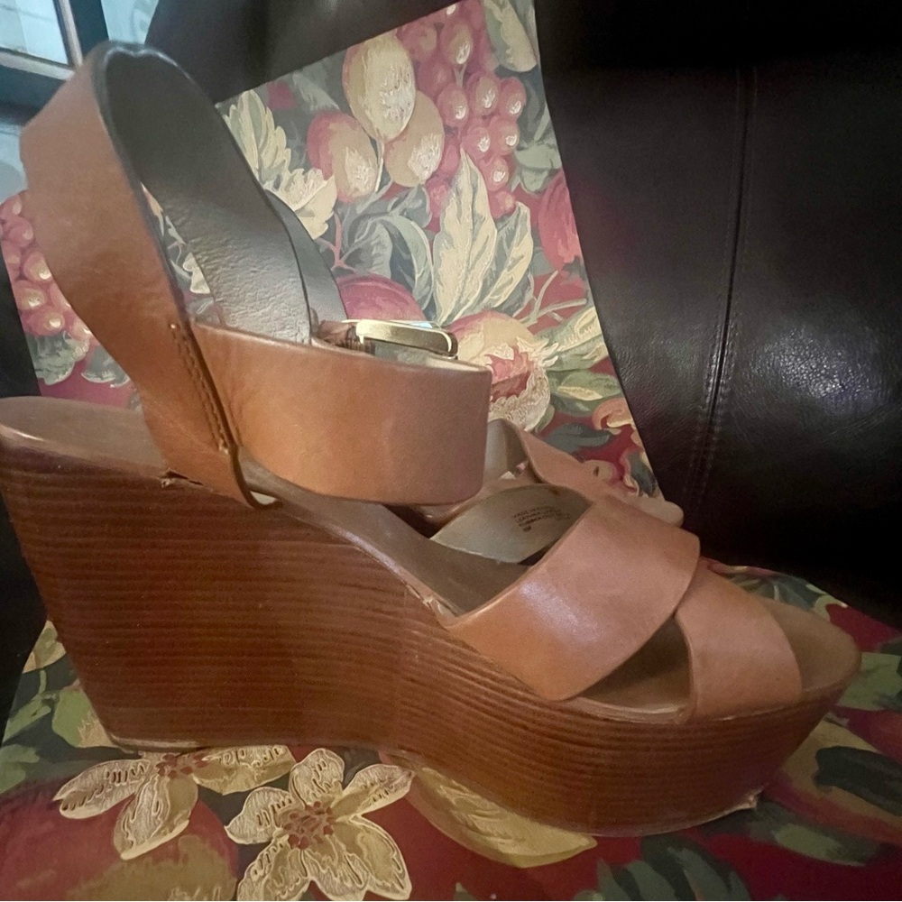 MICHAEL Michael Kors Abbott Wedge Sandal - Picture 2 of 9